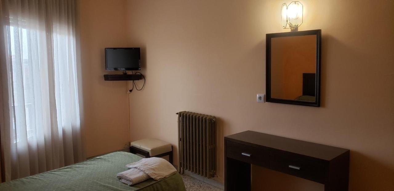 Hotel Balfagon Calanda Bagian luar foto