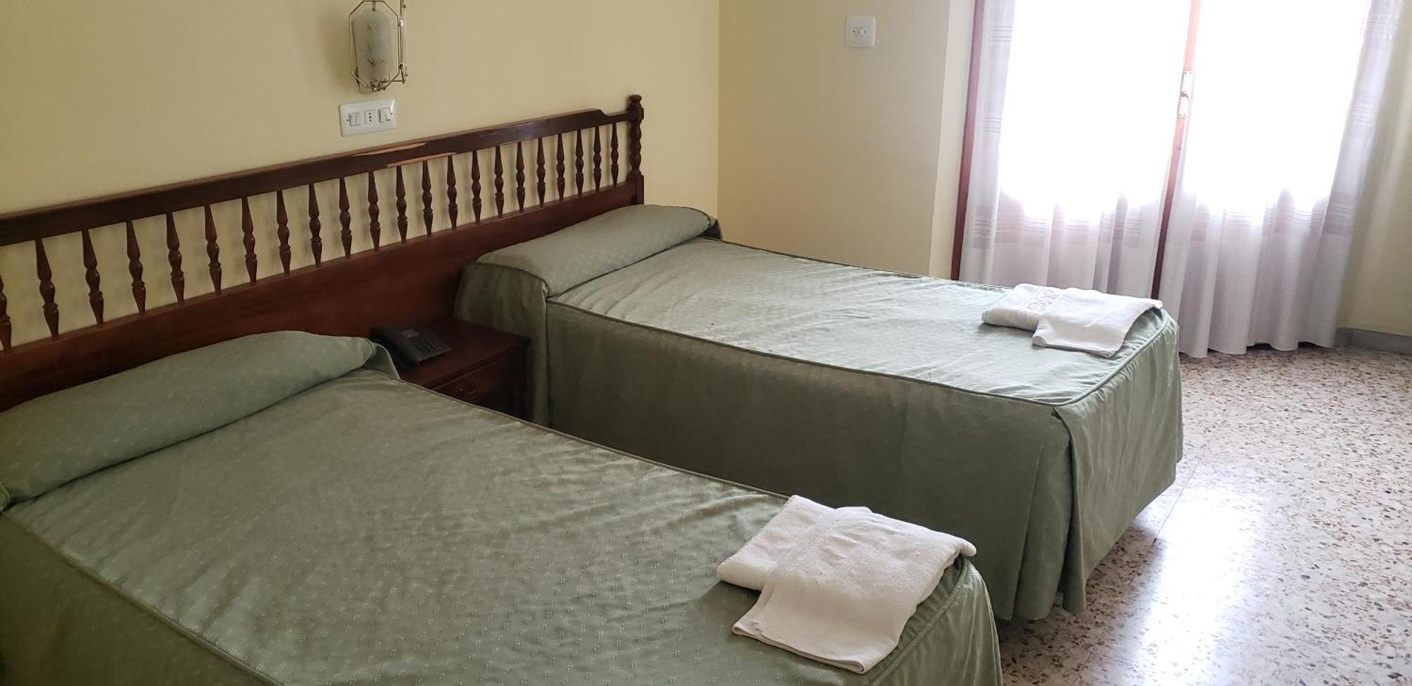 Hotel Balfagon Calanda Bagian luar foto