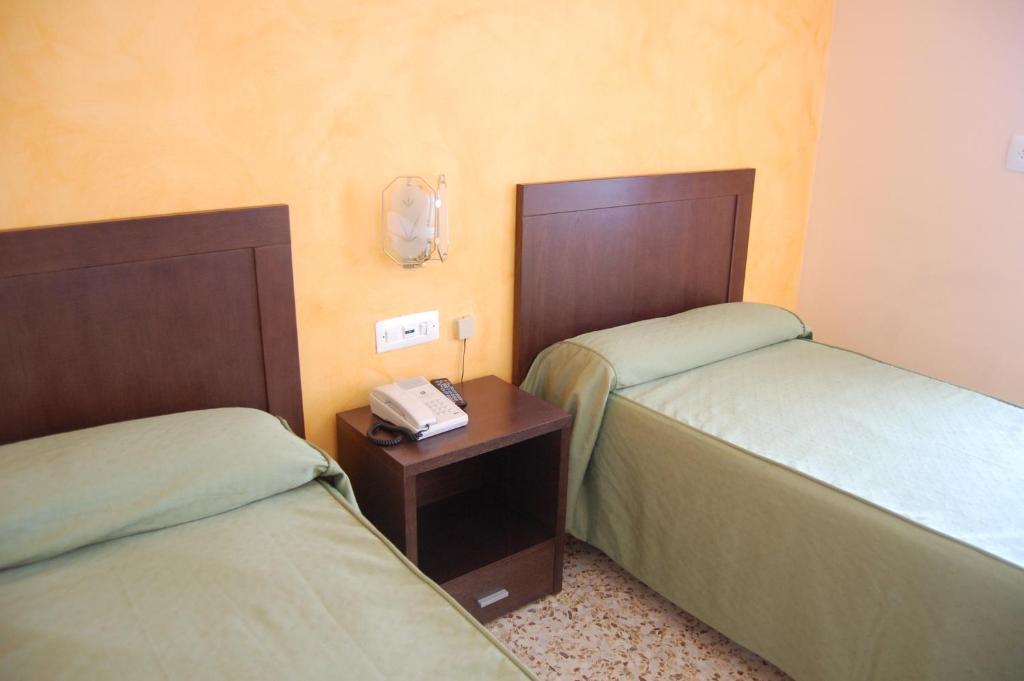 Hotel Balfagon Calanda Ruang foto