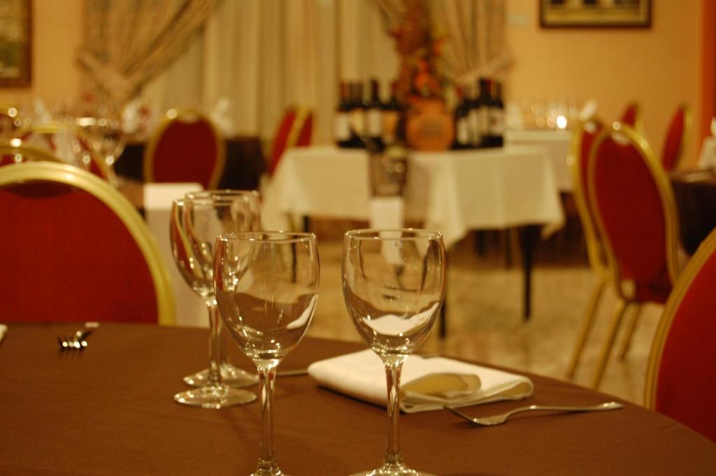 Hotel Balfagon Calanda Bagian luar foto
