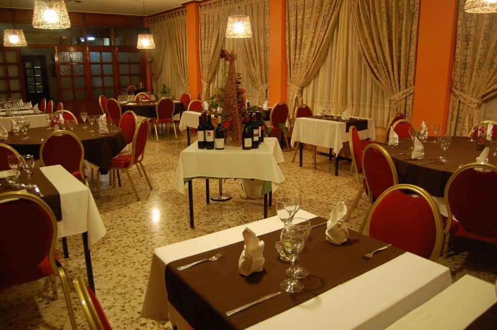 Hotel Balfagon Calanda Bagian luar foto